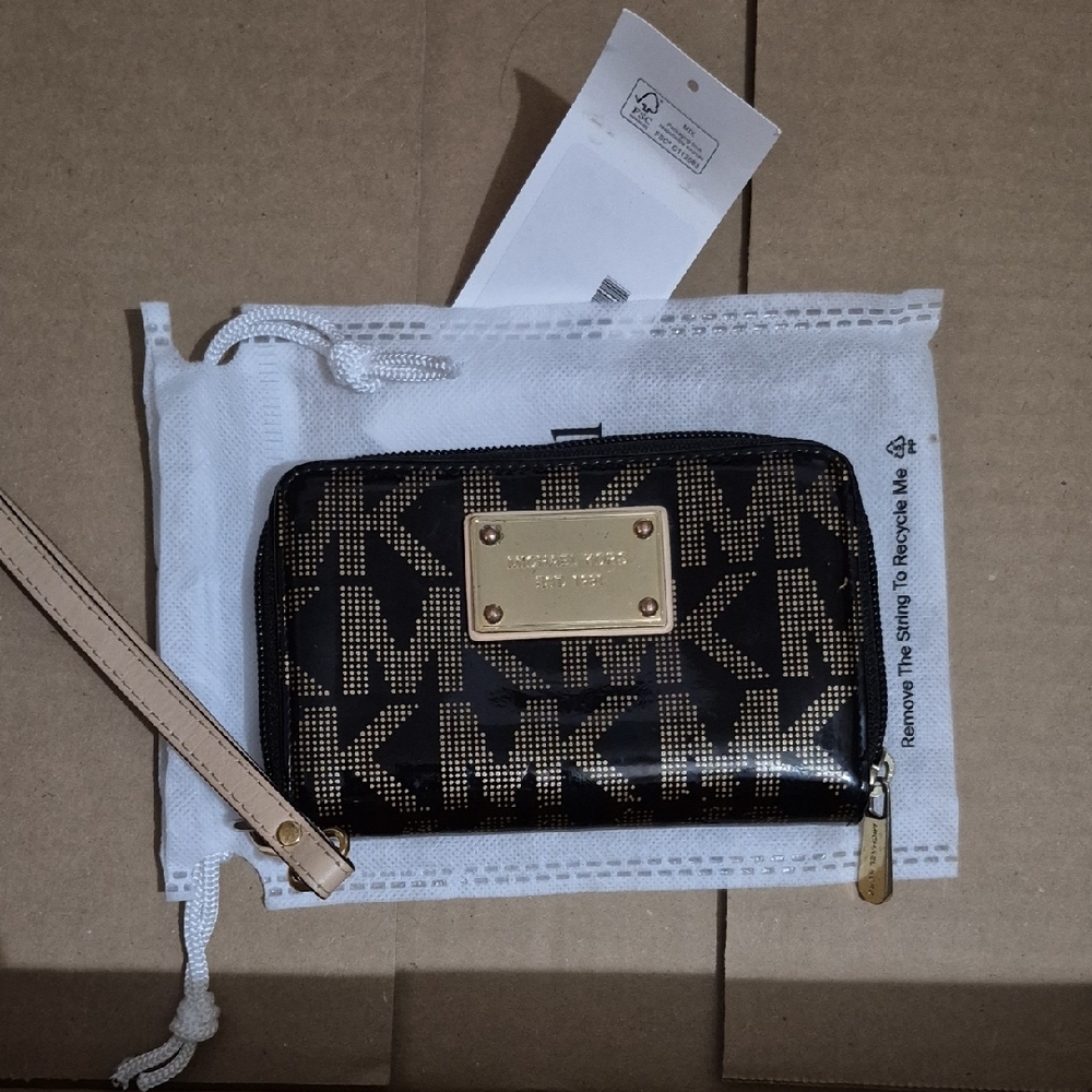 Michael Kors Black and Gold Wallet